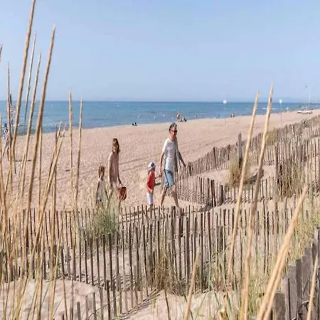 In Valras-plage Near Sandy * Sérignan